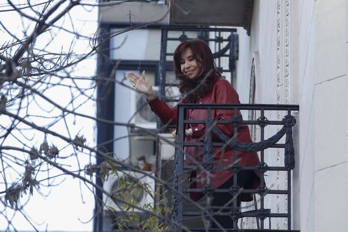 Restricciones extremas y arbitrarias plagan prisión domiciliaria de Cristina Kirchner