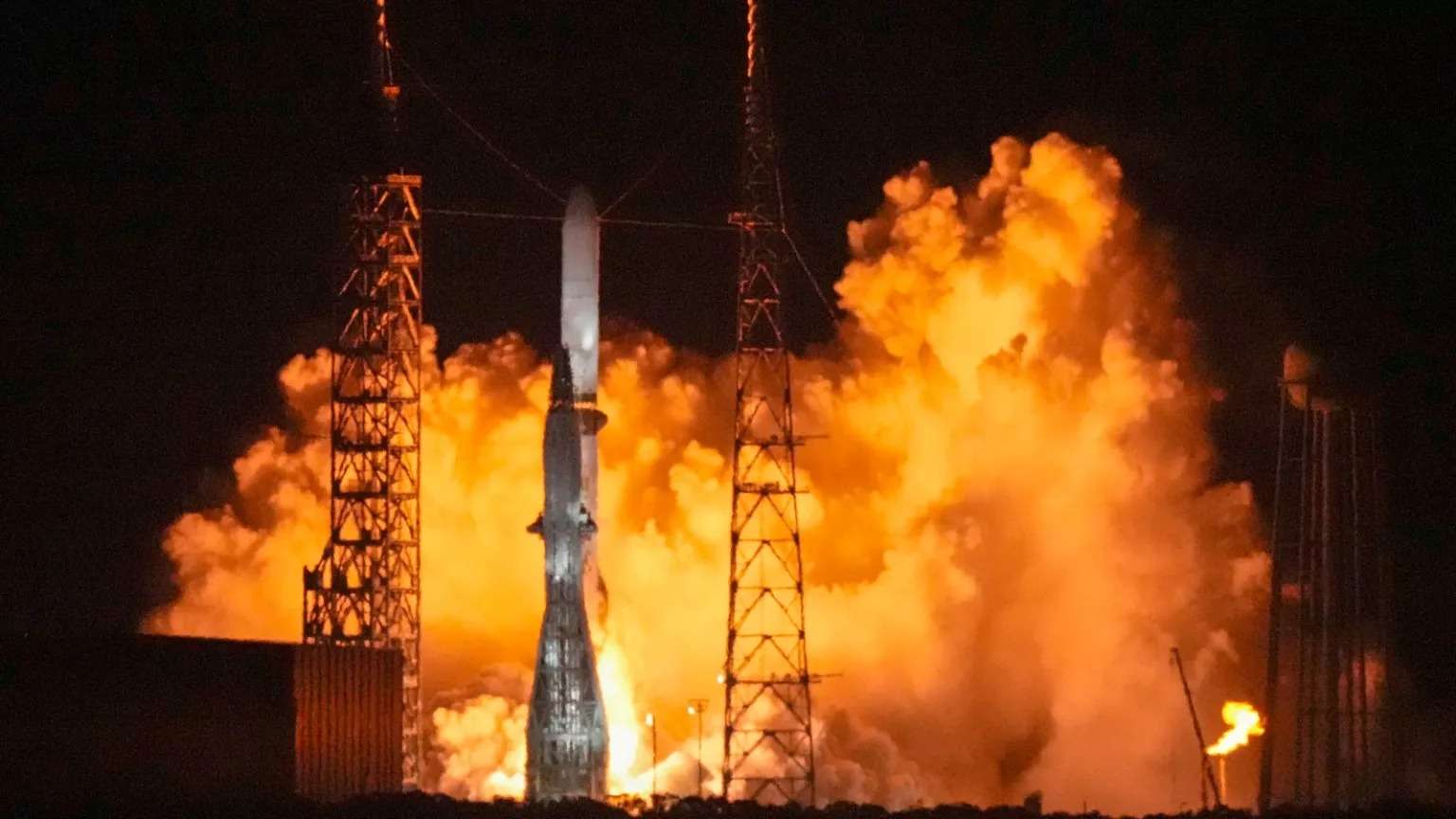 Un cohete de la empresa SpaceX explota durante pruebas en tierra