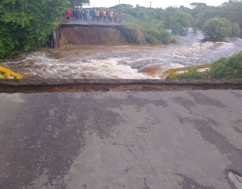 Atienden colapso del puente Caño El Muerto en Apure