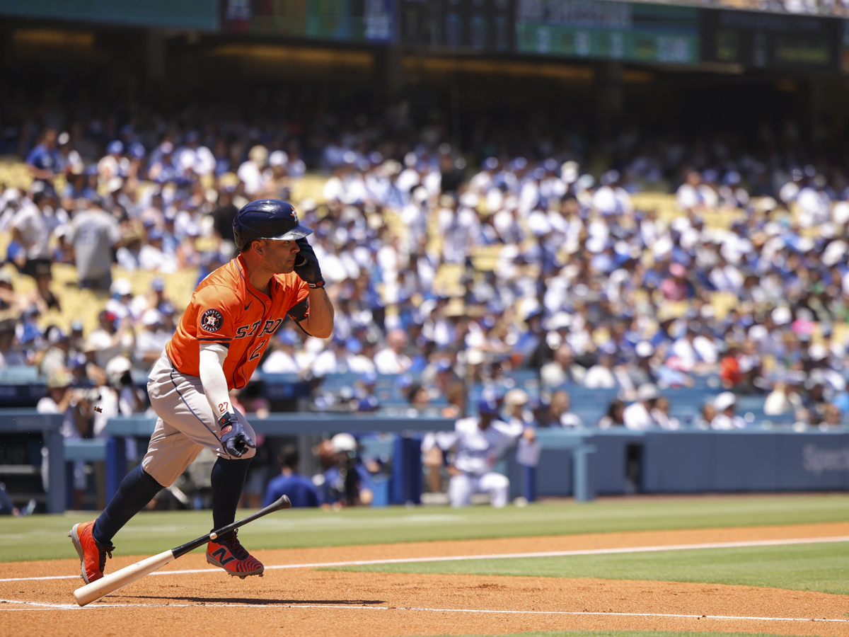 Altuve selló la barrida de los Astros en Los Ángeles