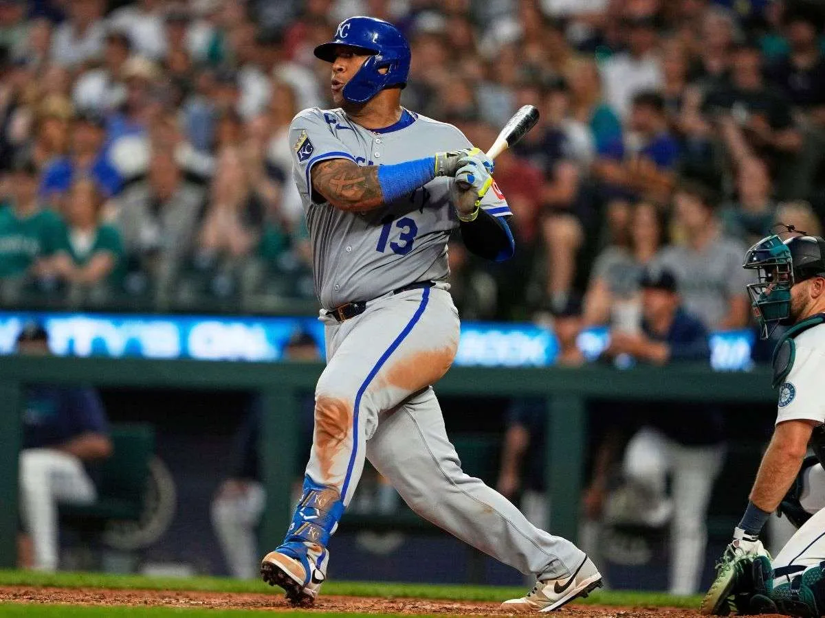Salvy le da el triunfo a los Reales con dos jonrones