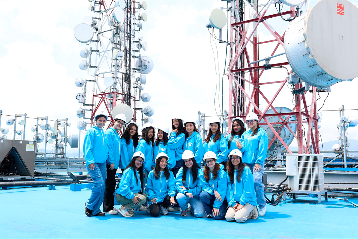 Movistar recibe en su sede principal a las ganadoras del programa Technovation Girls Venezuela