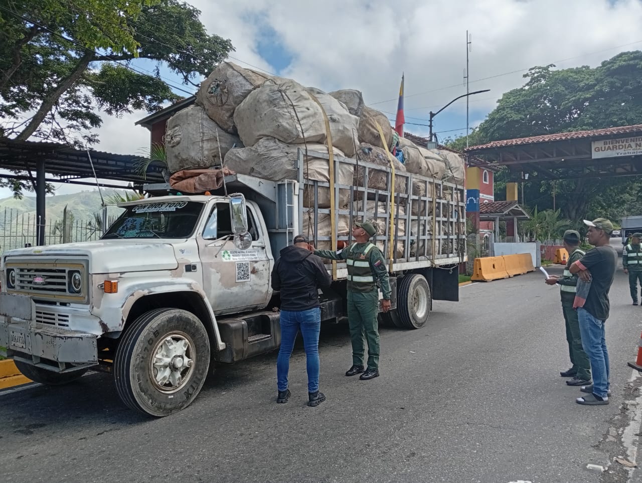 Más de 49.000 kilos de material peligroso fueron incautados