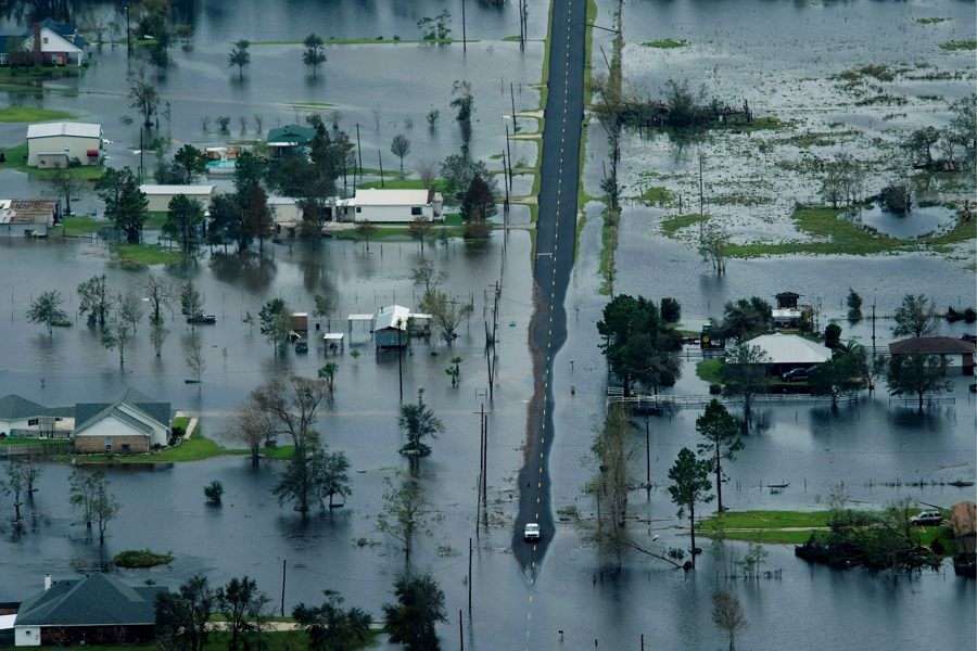 Inundaciones en Texas dejan al menos 25 muertos y cientos de desaparecidos