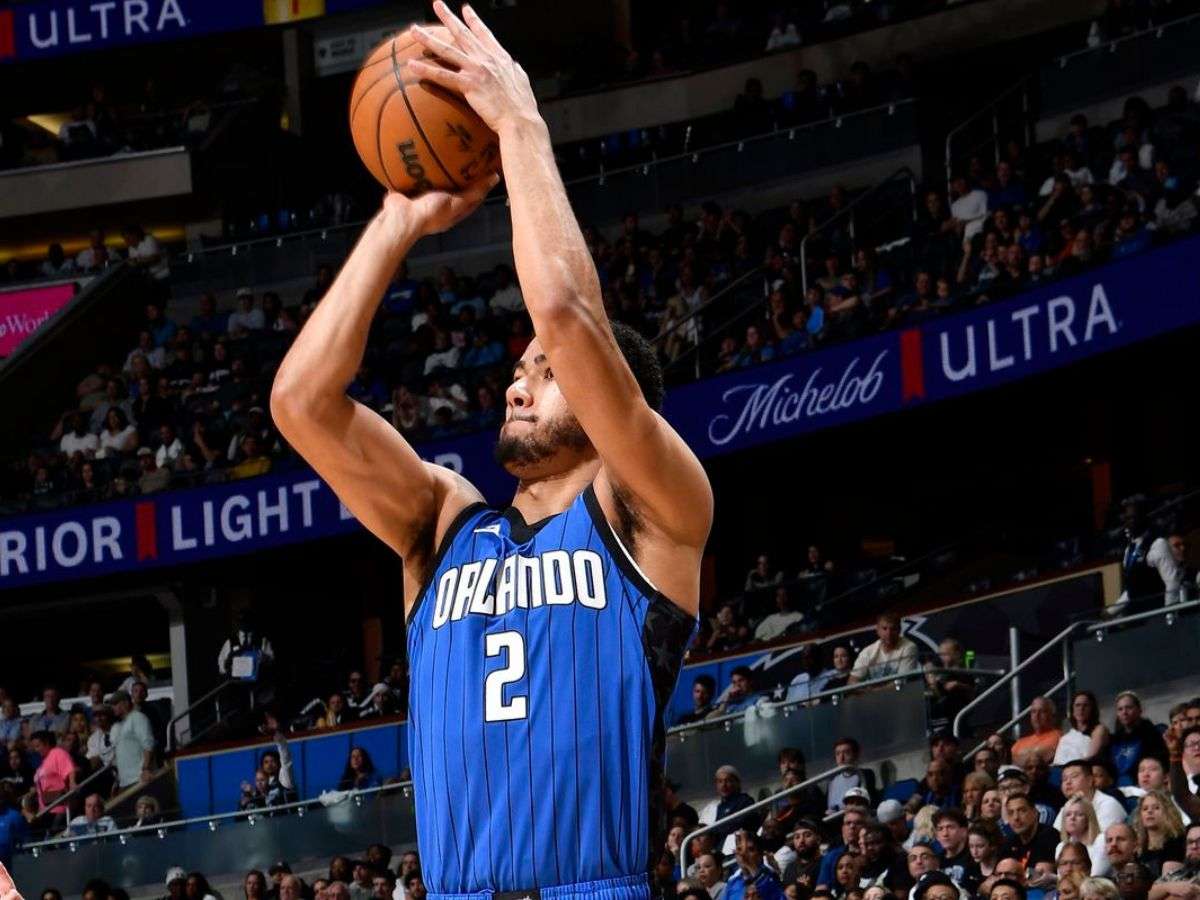 Caleb Houstan vestirá camiseta de los Hawks