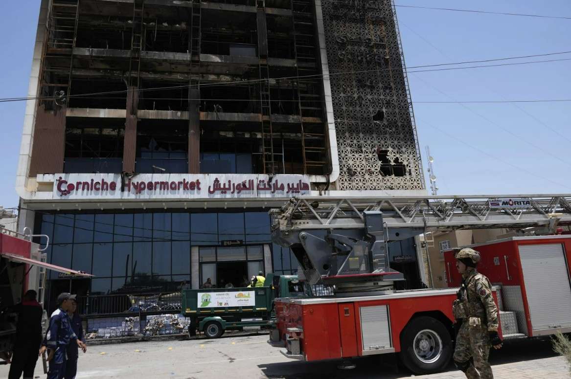 Más de 60 muertos por incendio en un hipermercado en Irak