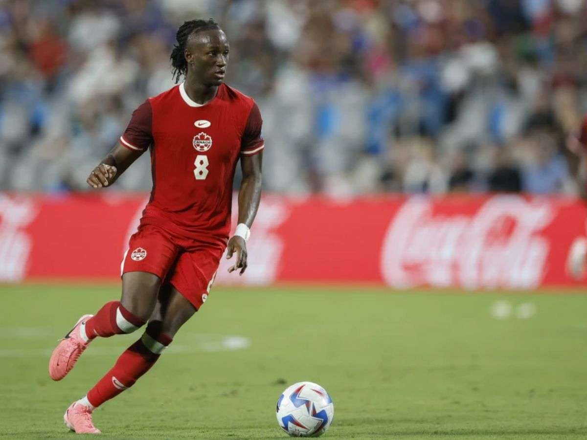 Ismaël Koné, volante canadiense del Olympique de Marsella, fue cedido al Sassuolo