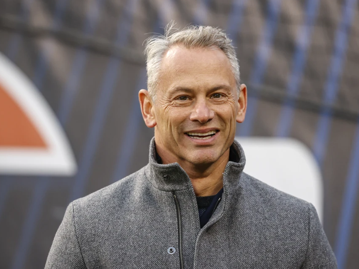 Cachorros extienden contrato de su jefe de beisbol