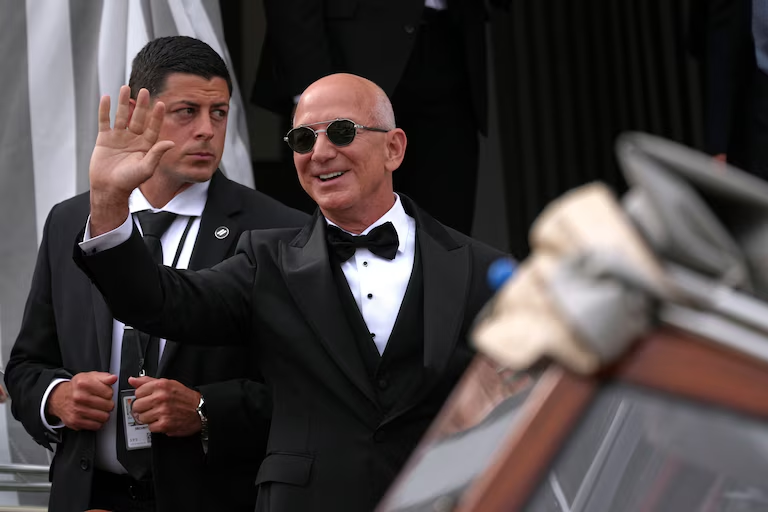 Salen a la luz fotografías inéditas de la boda de Jeff Bezos y Lauren Sánchez