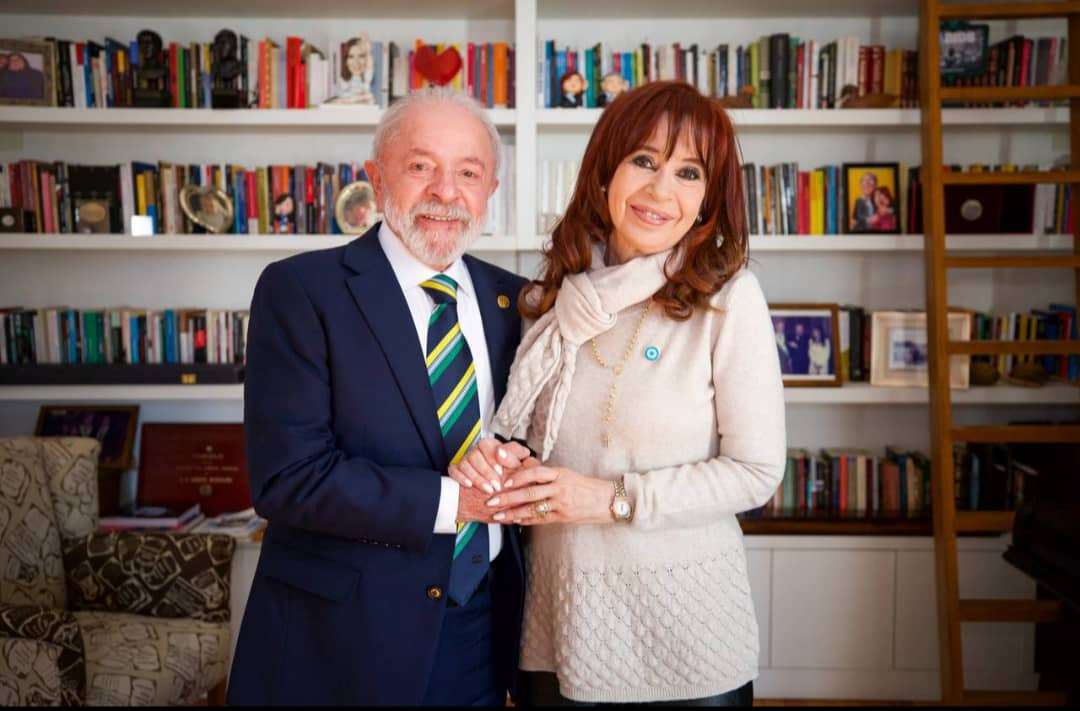 Cristina Kirchner recibe a Lula Da Silva en su arresto domiciliario