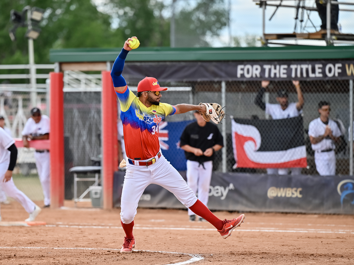 Maiker Pimentel coronó histórica faena con MVP mundial