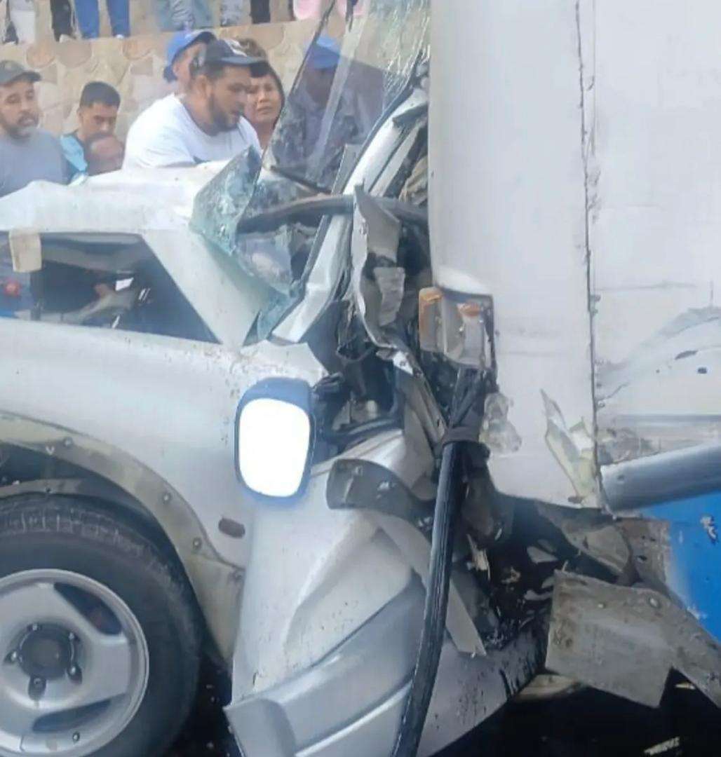 Colisión en Mariche deja un fallecido y varios heridos