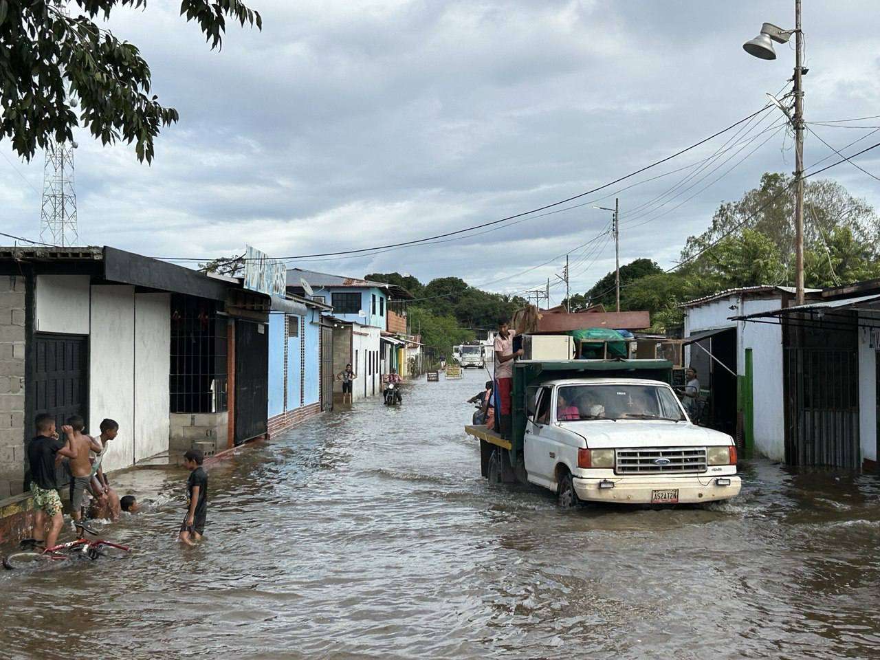 Afectadas 200 familias de Amazonas por crecida del Orinoco