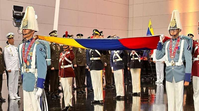 Izada de bandera en el Panteón Nacional da inicio a celebración del 5 de julio