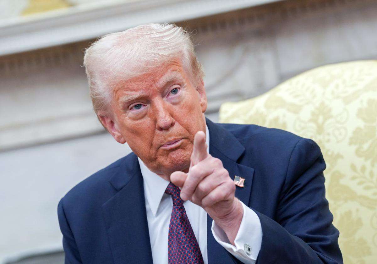 Trump advierte que podría poner un arancel adicional a países que se "alineen" con los BRIC