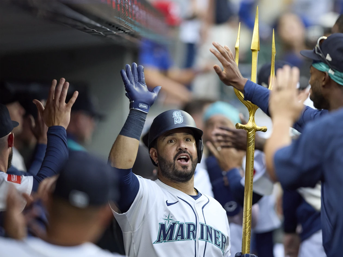 Eugenio Suárez comandó el triunfo de Seattle