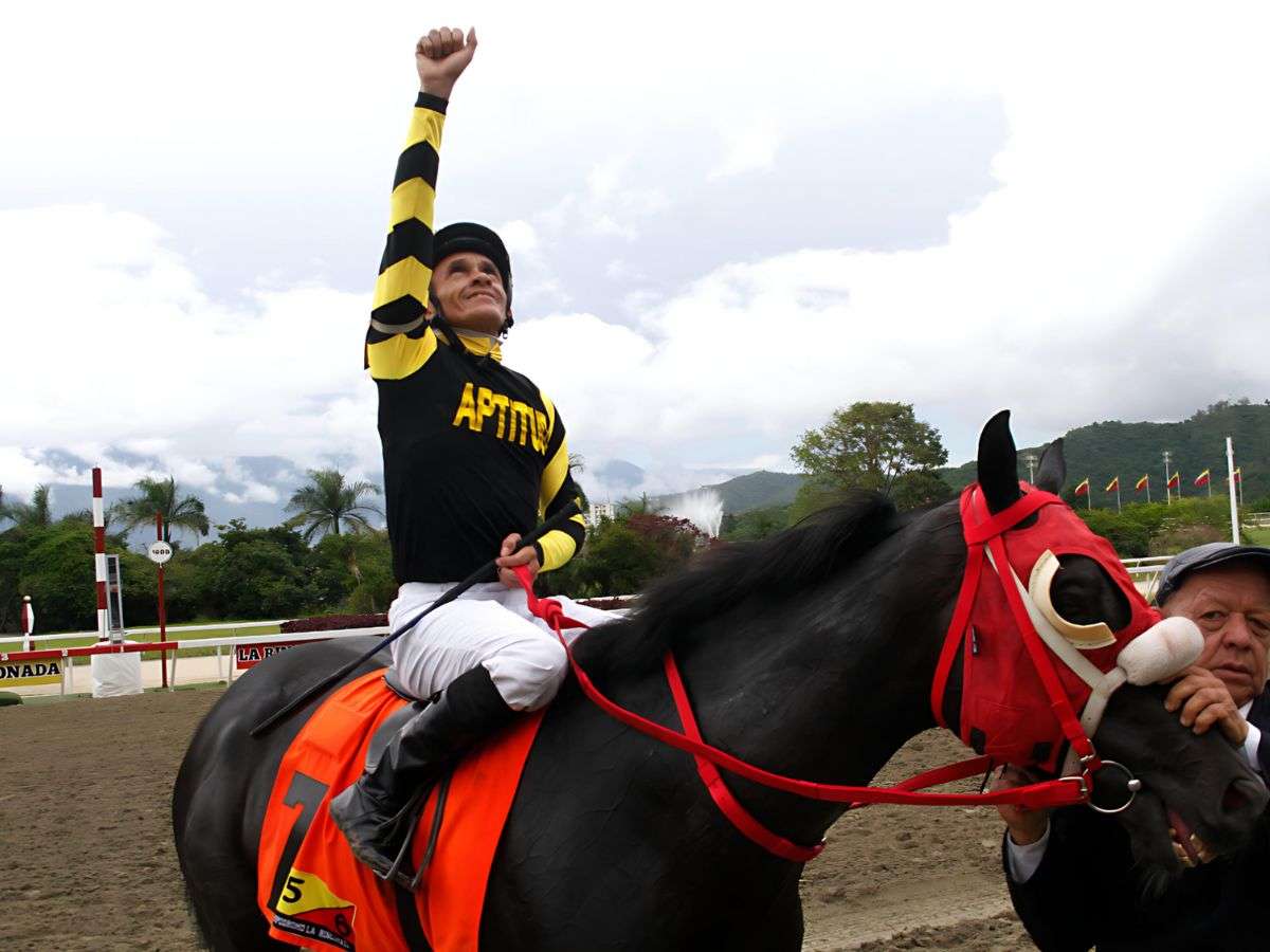 Aptitud ganó de punta a punta en la quinta justa