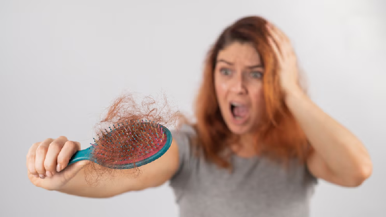 Los motivos por los que las mujeres sufren caída de cabello