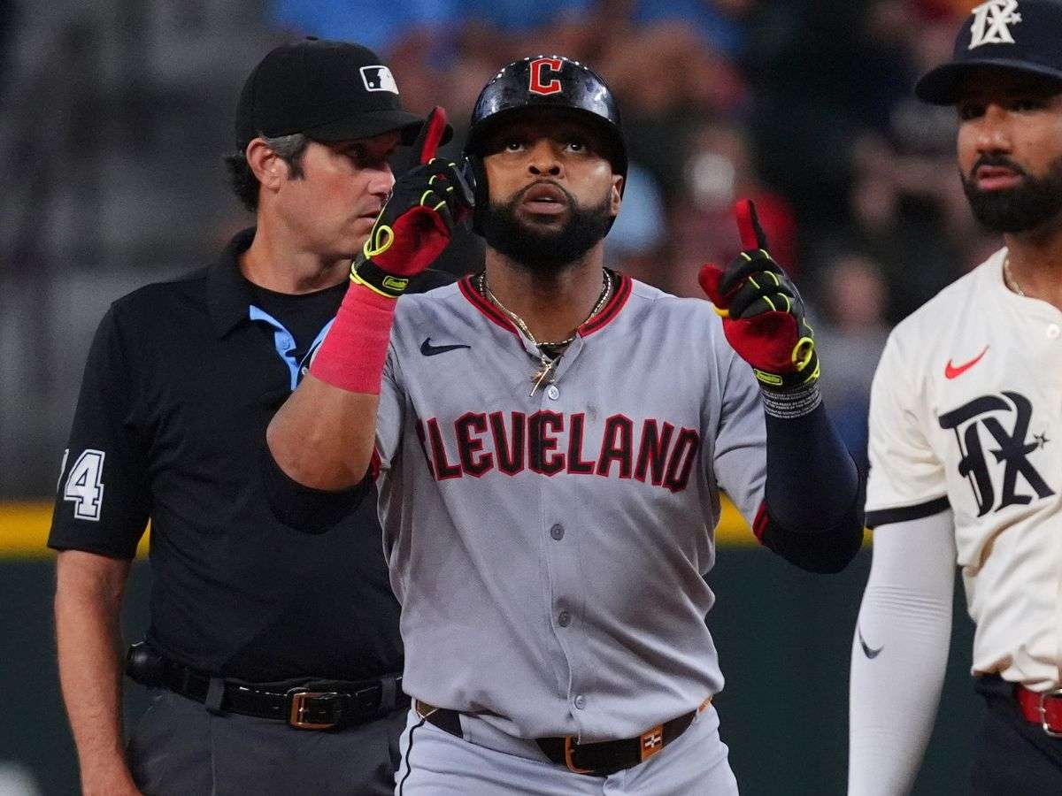 Carlos Santana fue puesto en waivers