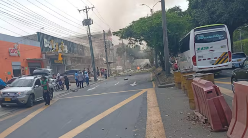 Explosión de coche bomba sacude inmediaciones de base aérea en Cali