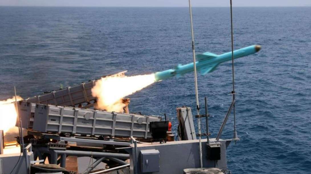 Irán realiza maniobra misilística en el mar de Omán y el norte del océano Índico