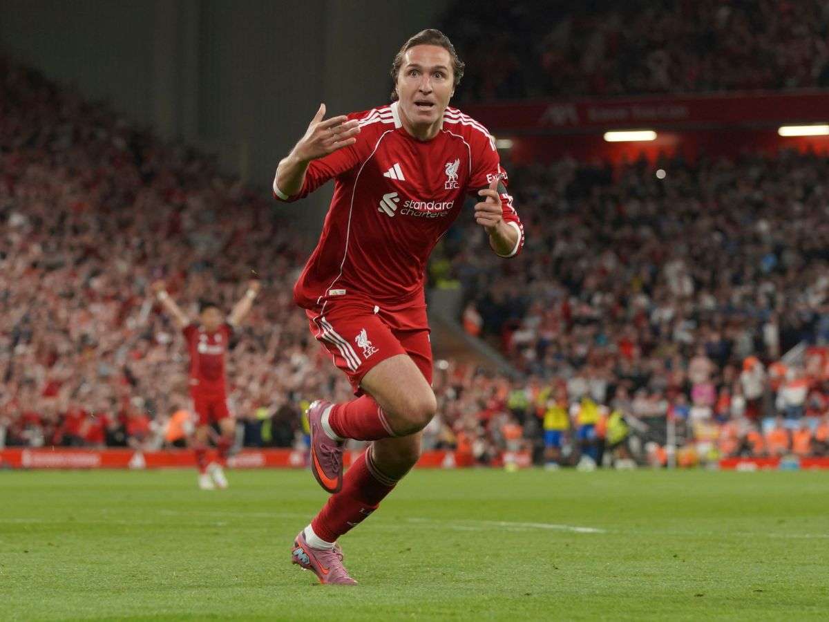 Liverpool ganó en el arranque de la Premier League