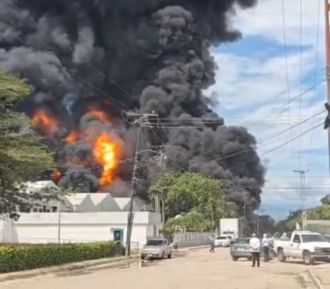 Incendio de gran magnitud se registró en Los Guayos 