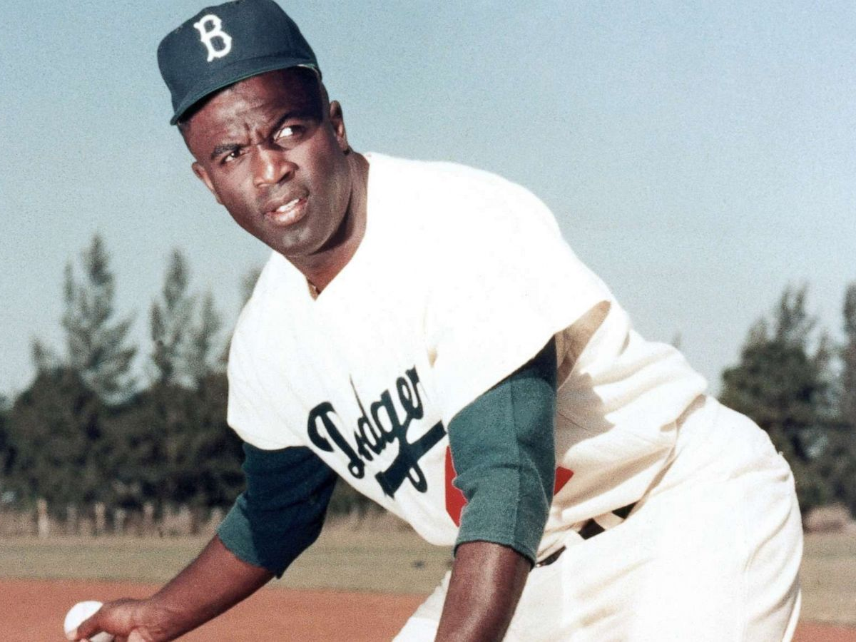 Jackie Robinson no fue el primer negro