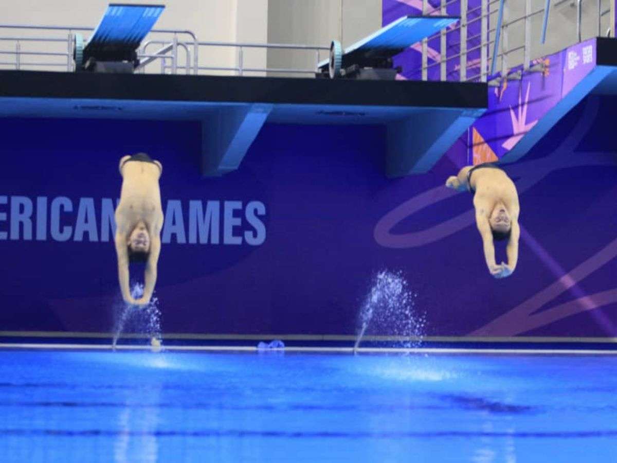 Jesús González se anotó a la final de saltos ornamentales