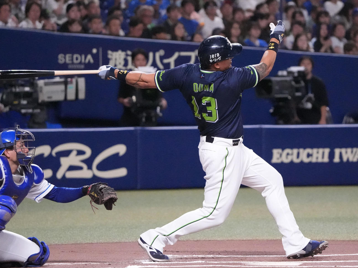 José Osuna llega a la decena de jonrones en Japón
