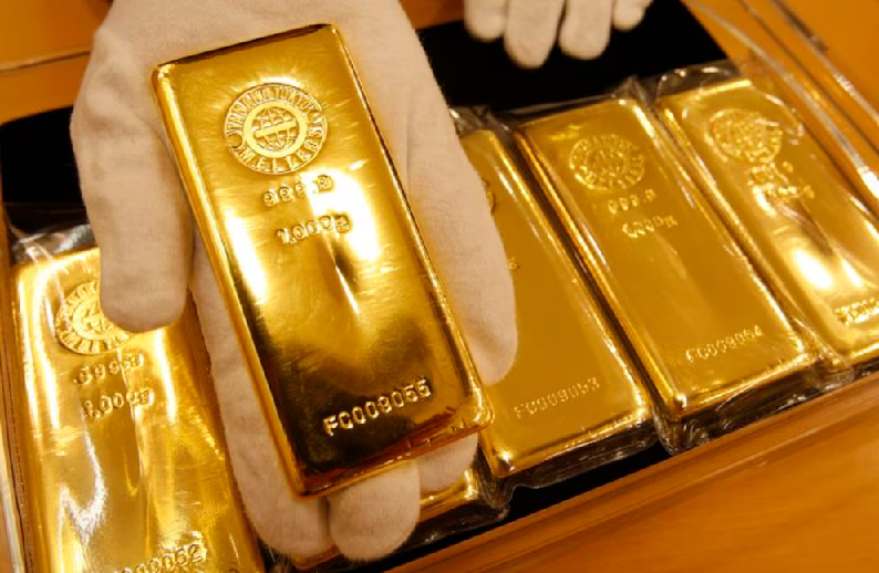 Los nuevos aranceles de Estados Unidos a los lingotes elevaron el costo del oro a precios récord