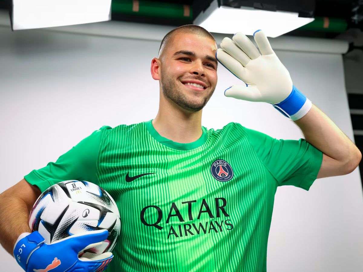 El PSG acuerda con Lucas Chevalier por cinco años