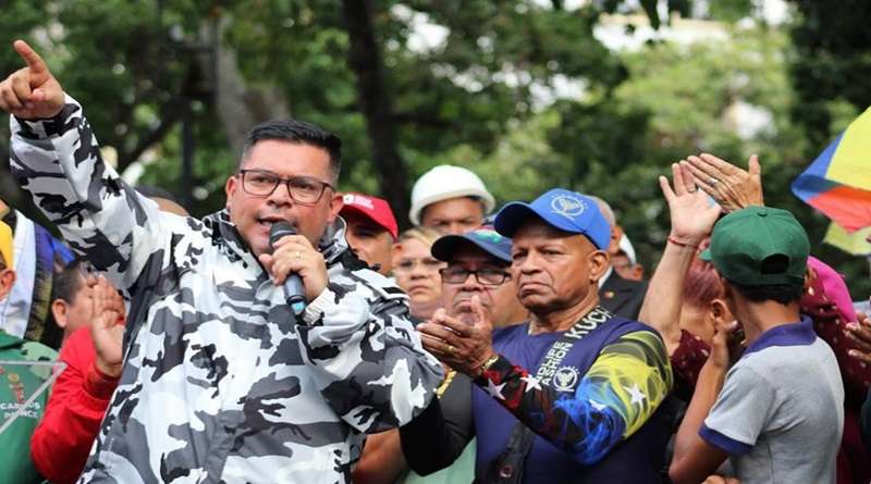 Nahum Fernández: "que nadie se equivoque, el pueblo defenderá la patria"
