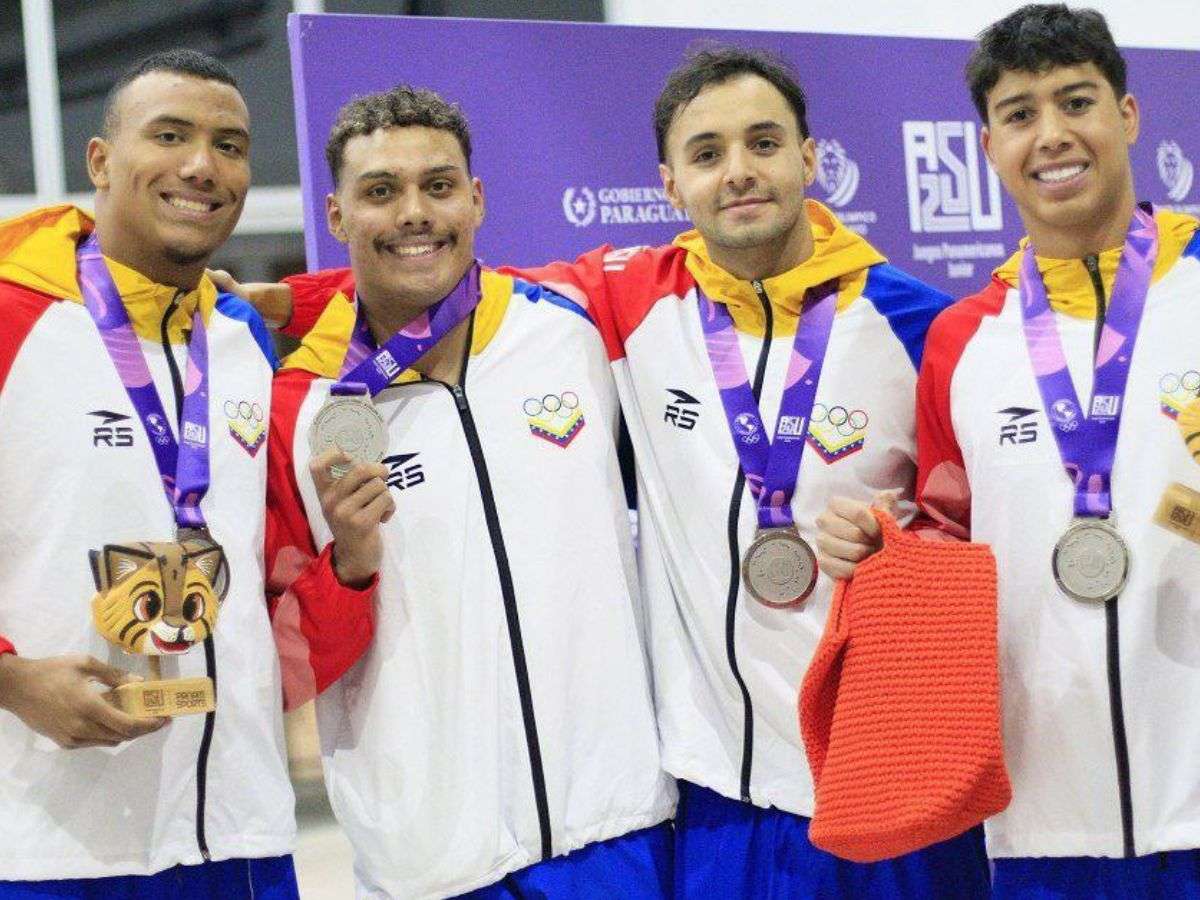Natación sumó plata en 4x100 libre masculino