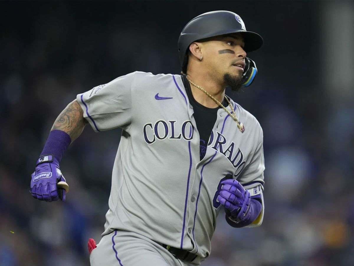 Orlando Arcia enviado a la lista de lesionados