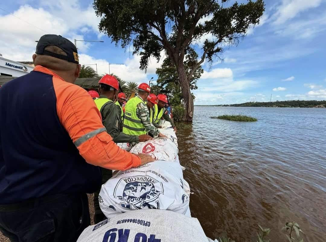 El río Orinoco superó la línea de la alerta roja en Caicara del Orinoco 