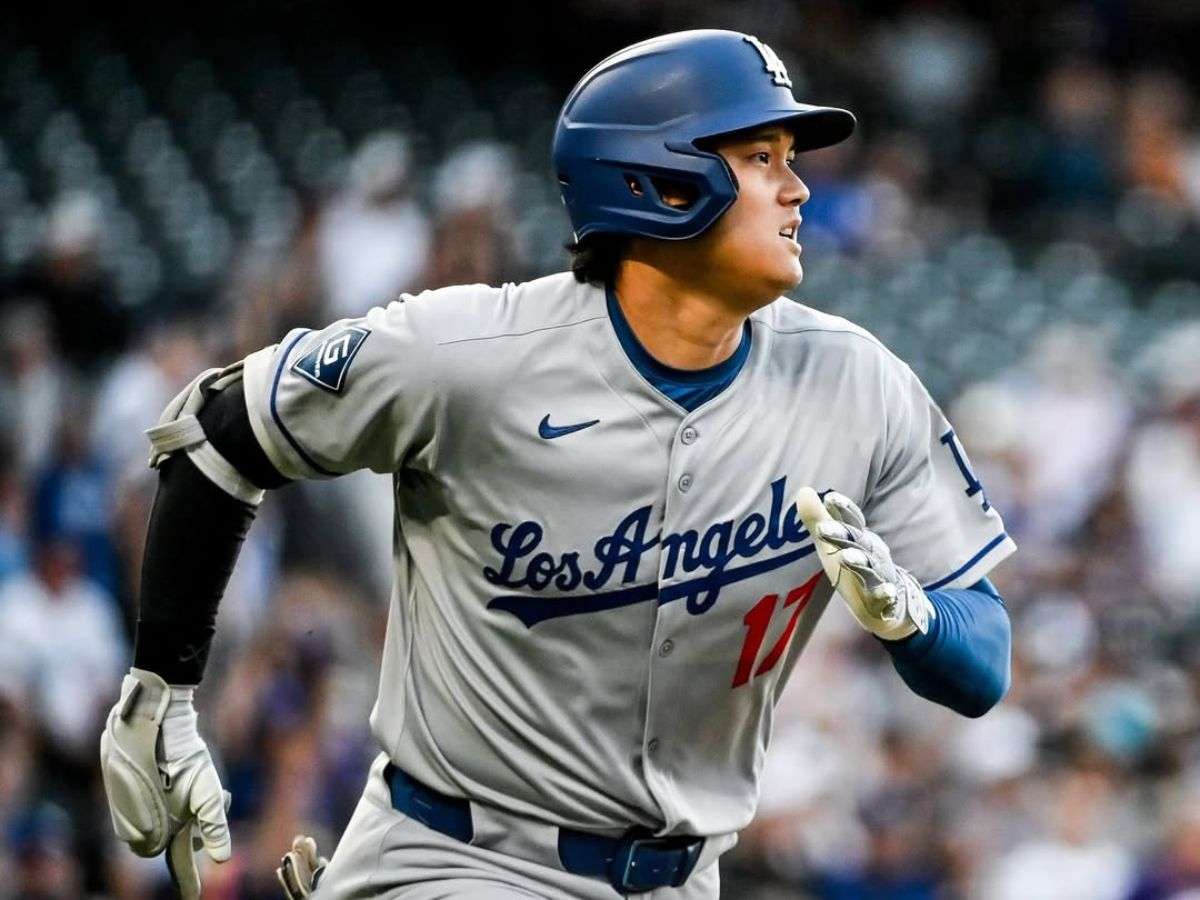 Shohei Ohtani acecha en el liderato de jorones a Raleigh