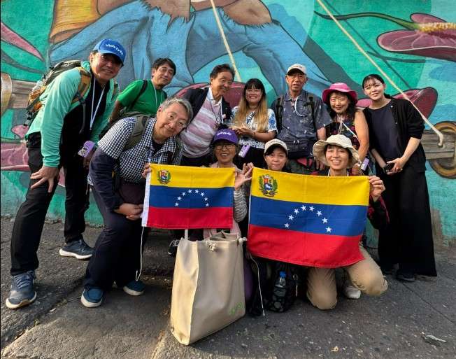 Turistas japoneses visitaron el barrio La Lucha y el Warairarepano