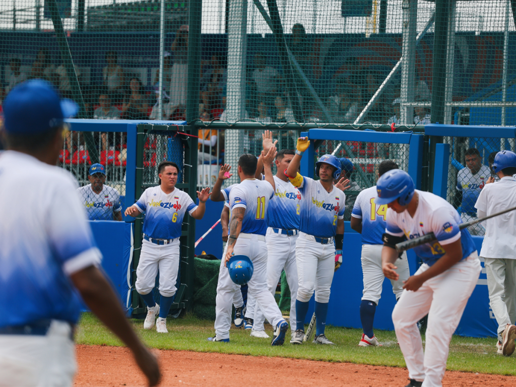 Softbol masculino clasifica a semifinales en Chengdu