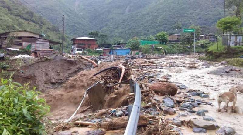 Decenas de fallecidos deja devastadora tormenta en la India