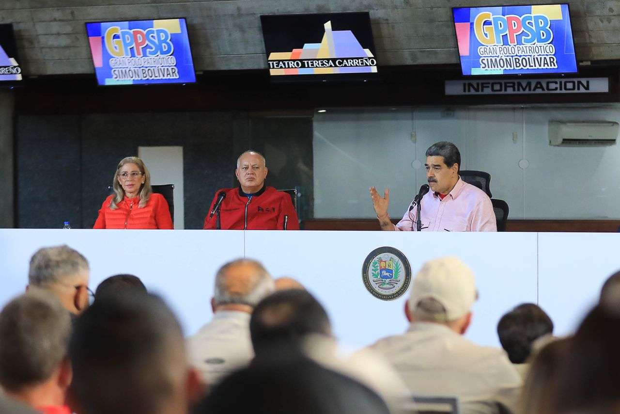 Maduro: nuestras tierras las patrullamos nosotros, no un imperio