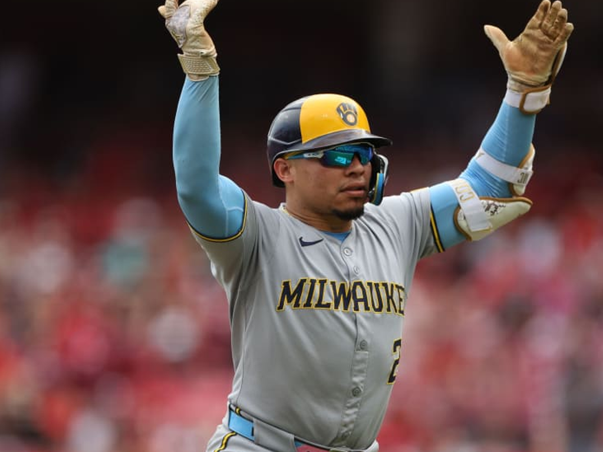 Contreras pega HR, pero termina racha de Milwaukee
