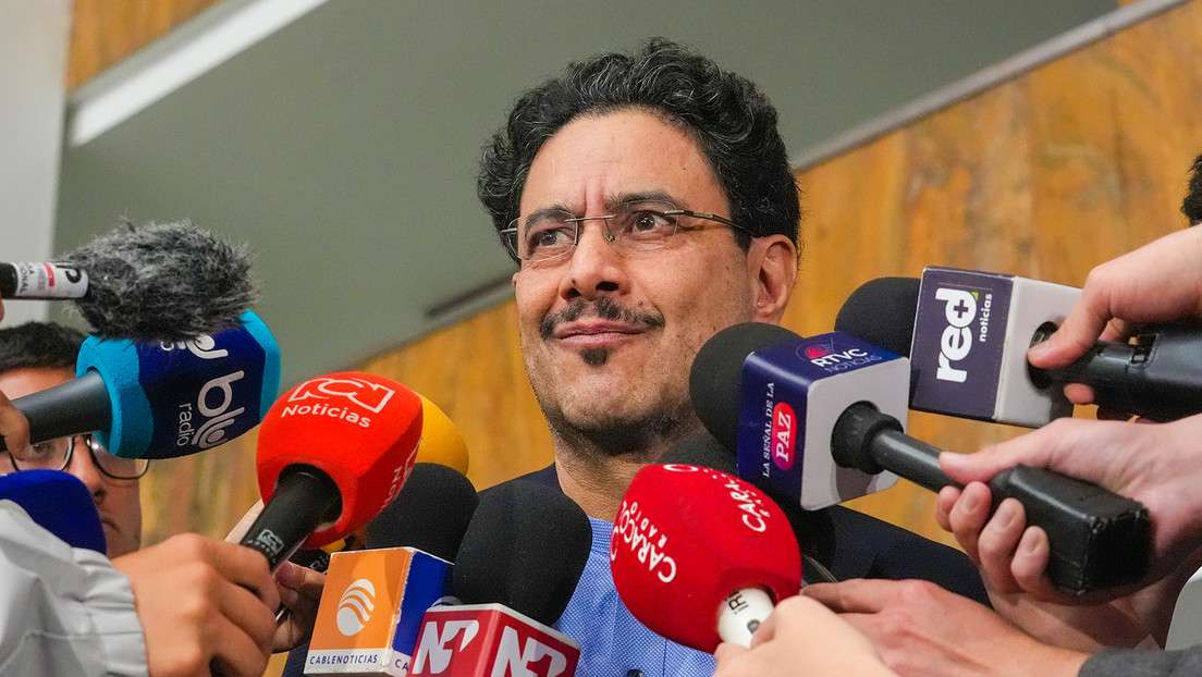 Cepeda acusa a Uribe de perseguir la justicia