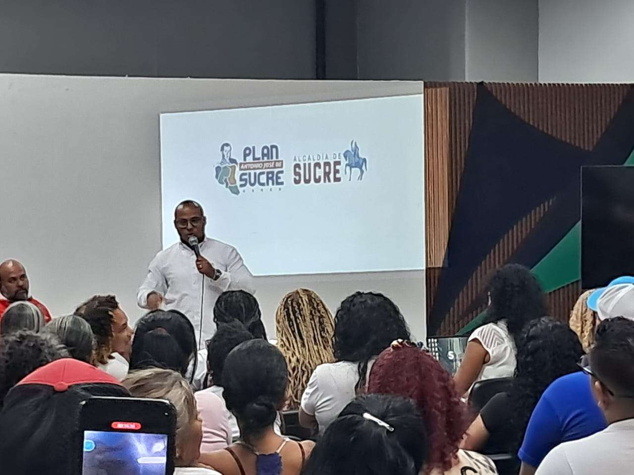 Reforzarán apoyo a los emprendedores en Petare