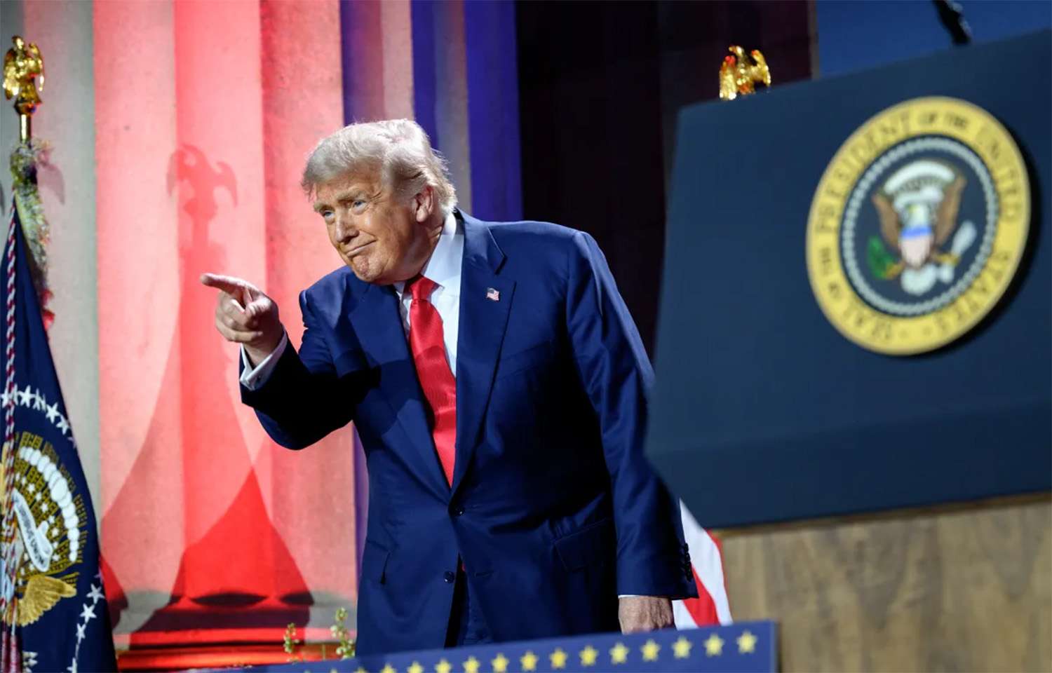Trump amenaza a India con más aranceles si comercia con Rusia