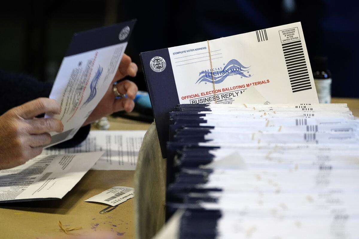 Trump busca eliminar el voto por correo que lo derrotó en 2020