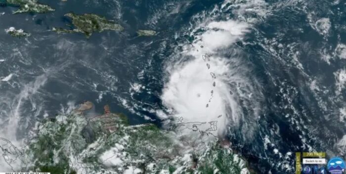 Puerto Rico cerró playas y puertos ante la inminente llegada del huracán Erin