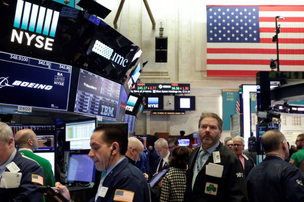 Tras tocar máximos históricos, Wall Street cotiza con pérdidas por los nuevos datos de inflación