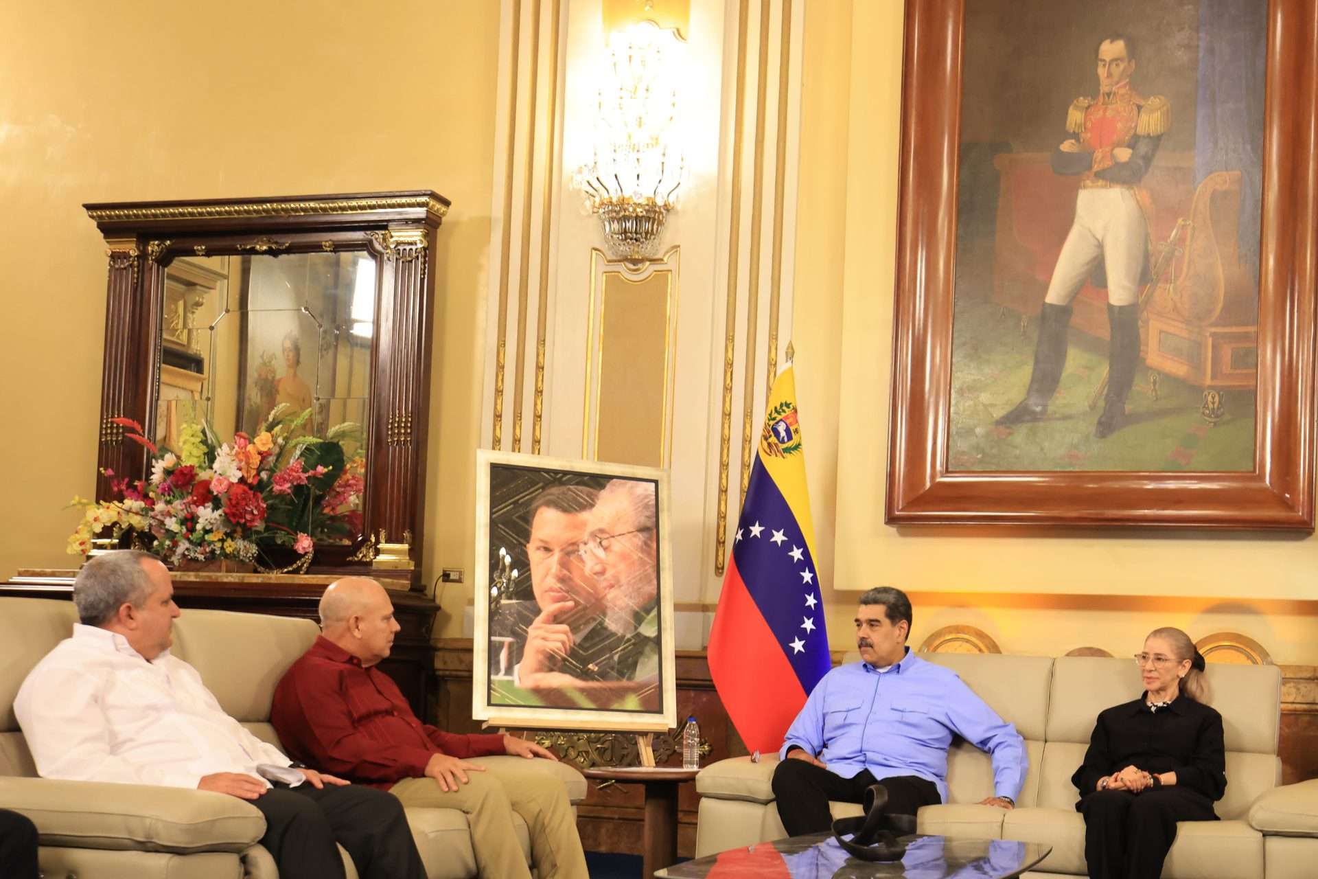 Maduro: Cuba y Venezuela enfrentan una guerra híbrida y una agresión imperial