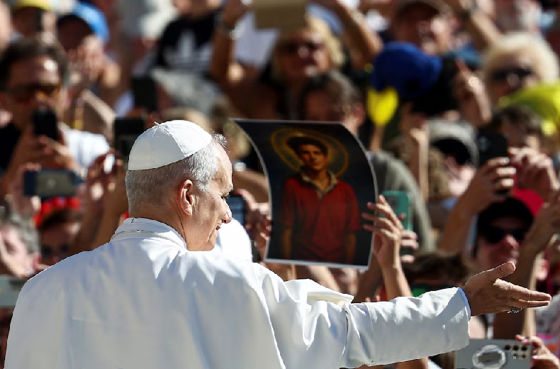 cuáles son los dos hechos reconocidos por el Vaticano que lo llevaron a la canonización